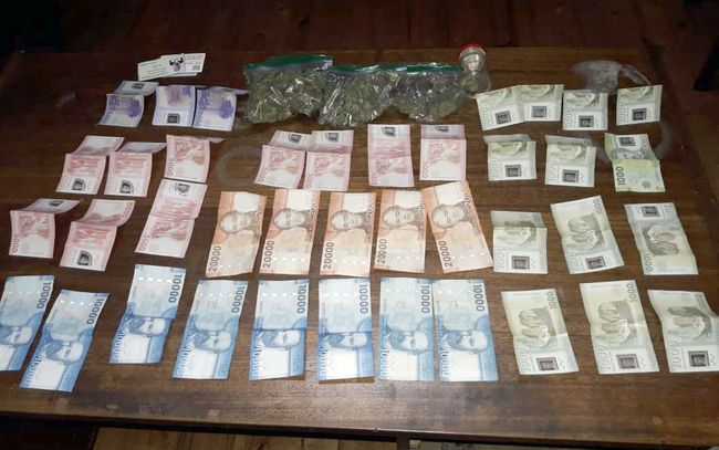 Olfato policial permitió detener a sujeto con droga en un vehículo