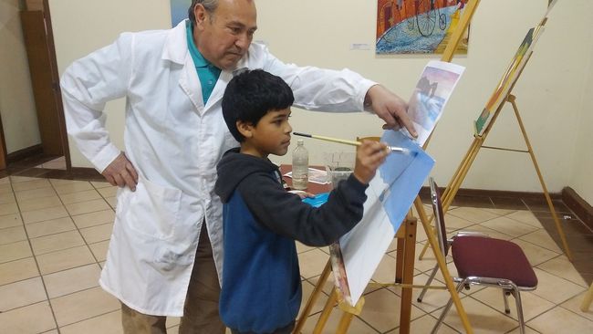 Biblioteca Pública se transformó en un gran taller de pintura