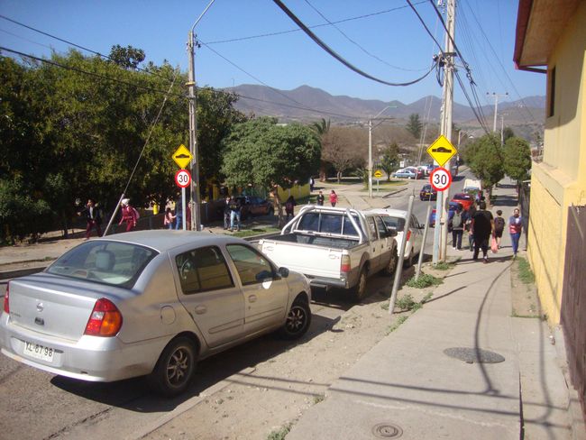 Conductores que eluden pago de parquímetros convierten población en playa de estacionamiento