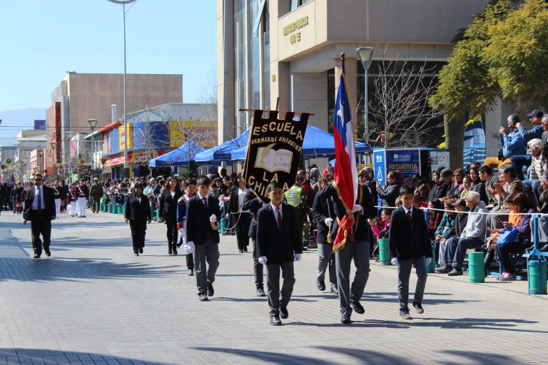 Realizan desfile por natalicio número 240 de Bernardo O’Higgins