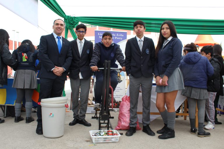 Innovadores proyectos se expusieron en feria escolar de ciencia y tecnología