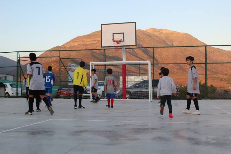 Luego de años de espera vecinos de Flor del Valle inauguran nueva multicancha