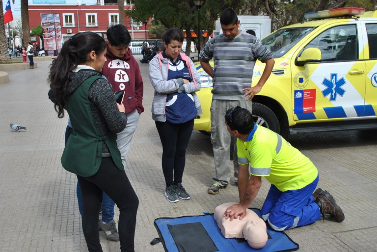 Realizan talleres gratuitos de reanimación para la comunidad