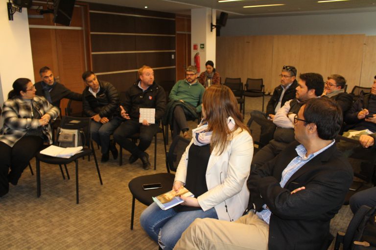Gremio constructor conoce principales aspectos de Ley de Servicios Sanitarios Rurales