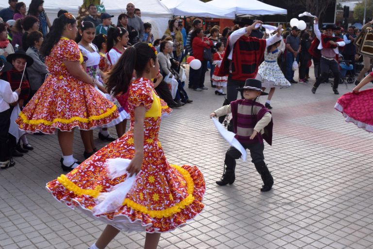 La cueca se tomará la Plaza de Armas con los “Mil Pañuelos al Viento” en Ovalle