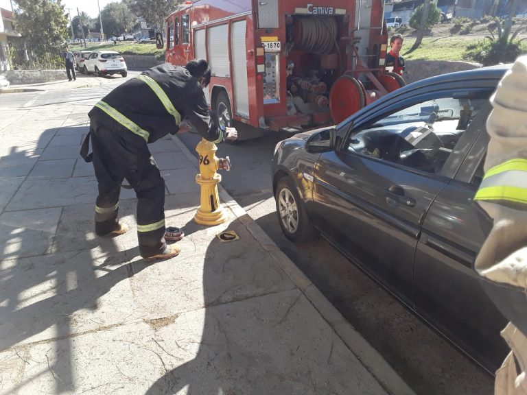 Bomberos llama a conductores a respetar espacios en grifos