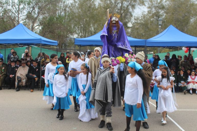 Escuela de Cerrillos de Tamaya celebró Fiestas Patrias junto a autoridades