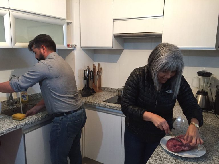 Realizan llamado para compartir tareas del hogar durante las fiestas