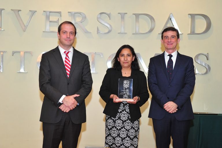 Profesional ovallina es destacada como docente de educación superior a nivel nacional