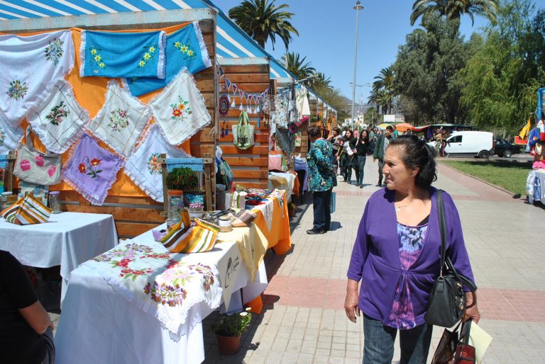 Centros de madres de la comuna expusieron sus trabajos a la comunidad