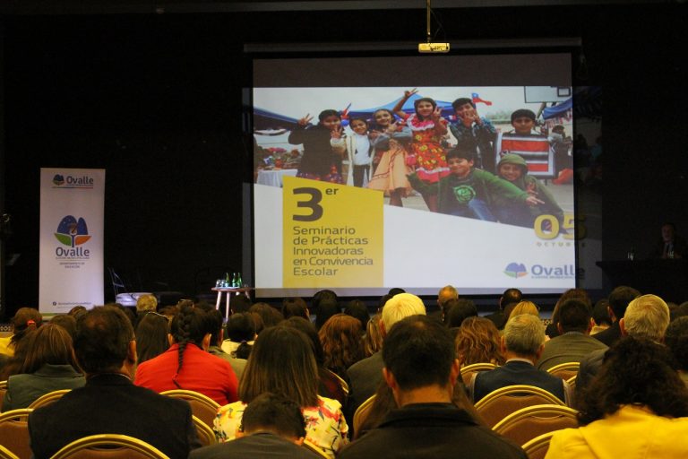 Escuelas municipales se capacitan en prácticas innovadoras en convivencia escolar