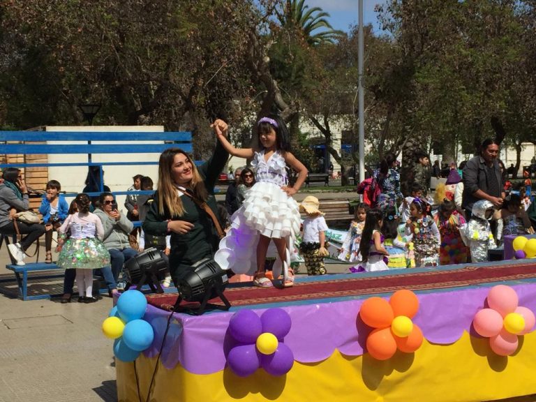 Jardín Infantil Mi Bebito celebró su aniversario con entretenido desfile de modas