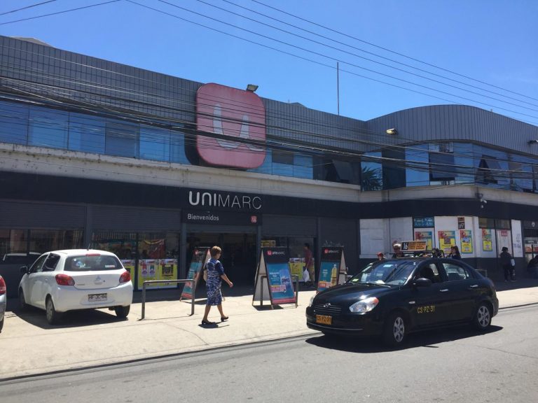 Confuso incidente termina con un guardia de seguridad lesionado en supermercado de la ciudad
