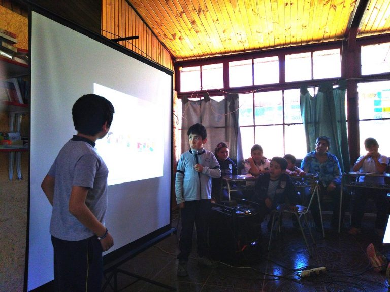 Escolares de Monte Patria debaten sobre medio ambiente, nuevas tecnologías y prevención del consumo de drogas