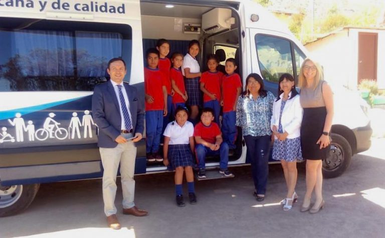 En Combarbalá comenzó su recorrido por la región el «Bus de la Justicia»