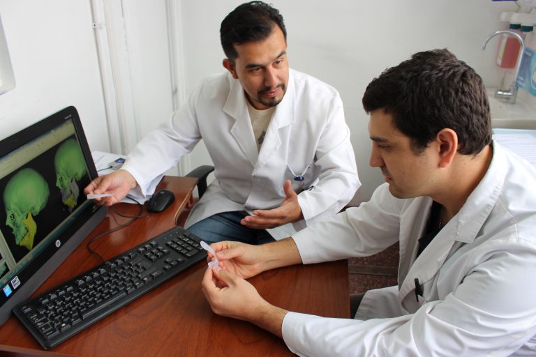 Hospital de Ovalle comienza a planificar cirugías maxilofaciales con novedoso programa computacional de modelos 3D