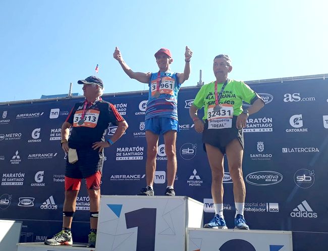 Atleta senior ovallino gana en su categoría en la Maratón de Santiago 2019