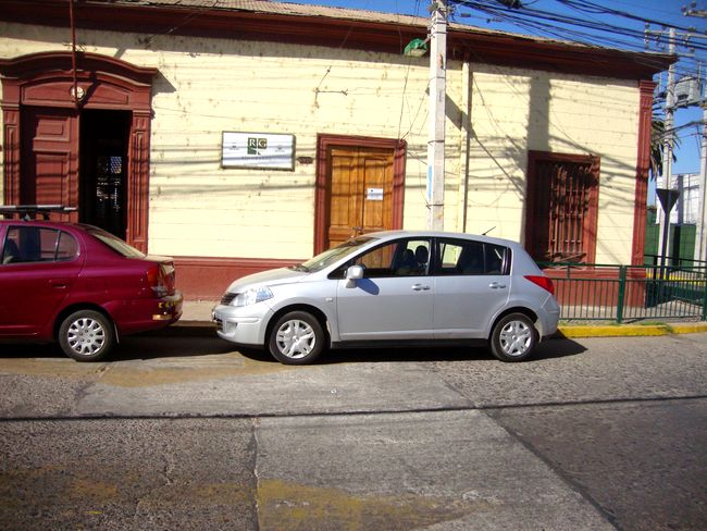 ¿Y por donde cruzan los peatones a la acera opuesta?