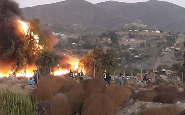 Lesionado en incendio de campamento habría sufrido feroz golpiza de sus vecinos