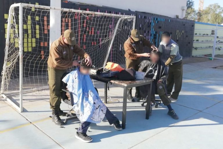 Carabineros realiza visita de apoyo a Residencia de menores en La Pampilla