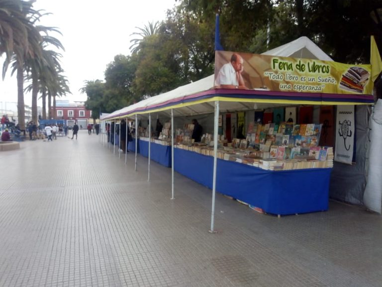 Feria del libro es una atracción para los amantes de la literatura