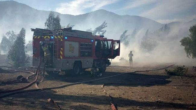 Incendio consume vivienda en el sector de Chañaral de Carén