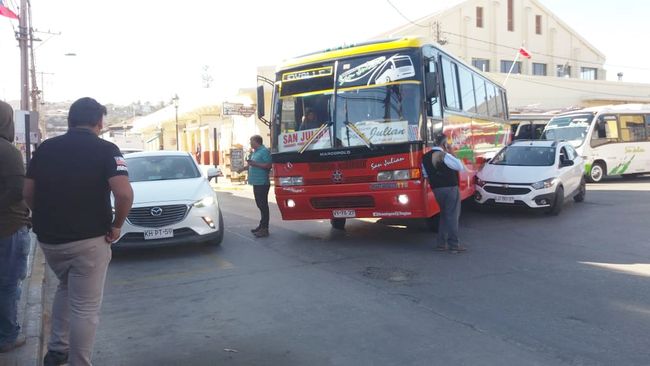 Colisión menor en sector Mercado causa congestión de calle Victoria