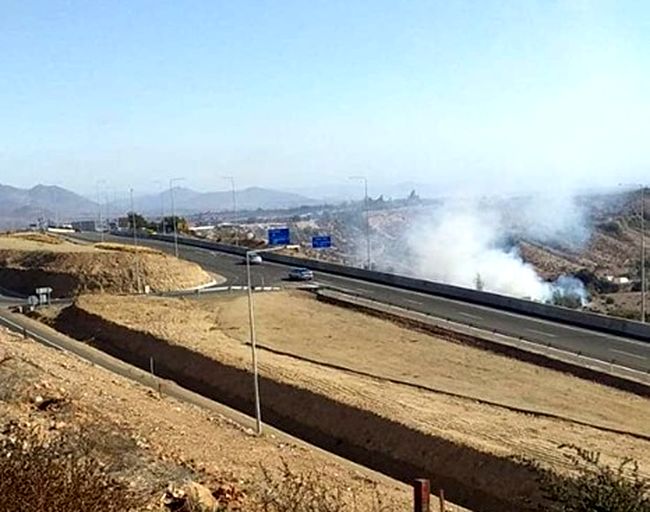 Tres unidades del Cuerpo de Bomberos trabajan en incendio de Lagunillas