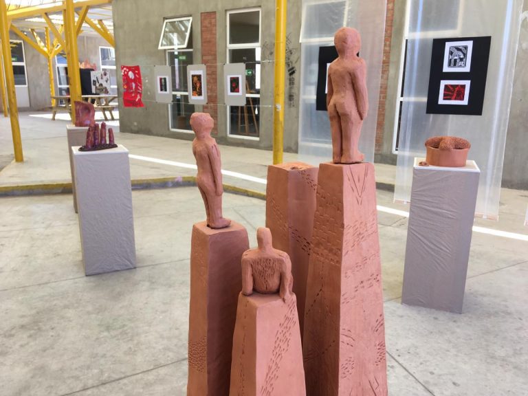 Muestra de artística en el Colegio de Artes