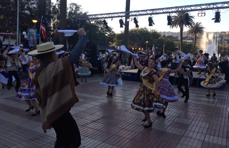 Ovalle: llegan competidores del Campeonato Nacional de Cueca Jóvenes del Bicentenario
