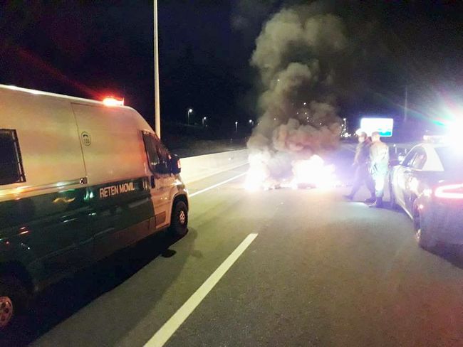 Sujetos encapuchados y con armas de fuego intentan robar peaje de ruta D- 43