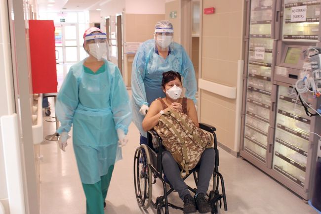 Dos nuevos pacientes son dados de alta de Hospitales de Ovalle y La Serena