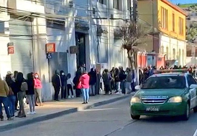Asaltaron a adulto mayor a la salida del Banco para robarle su dinero