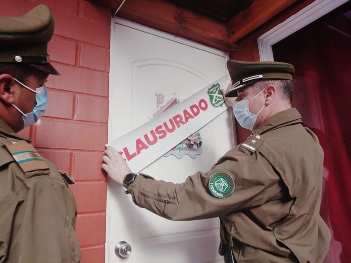Clausuran prostíbulo clandestino que funcionaba en una casa de población
