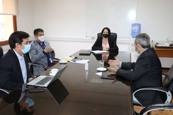 Empresa sanitaria presentó a la Gobernadora Regional su plan de acción para asegurar el agua para consumo humano