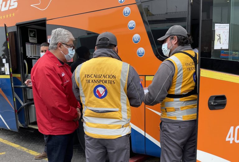 Aumentan controles a buses interurbanos este último fin de semana largo del año
