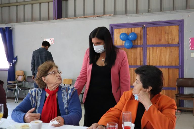 Río Hurtado da inicio al Mes del Adulto Mayor