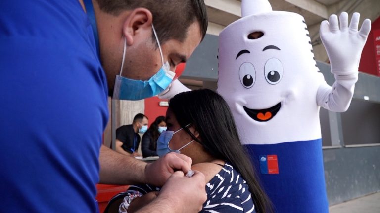 El 30% de los casos activos de covid presentan el esquema incompleto de vacunación
