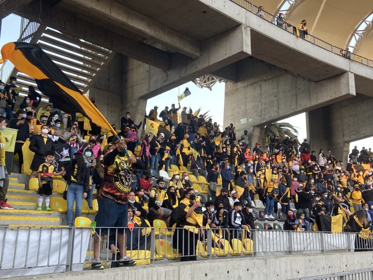 Coquimbo Unido: Hinchas festejaron el ascenso en el coloso de El Llano habilitado por el municipio porteño