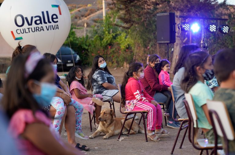 Películas para toda la familia se exhibirán gratis en la Alameda de Ovalle