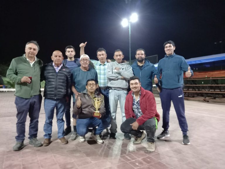 Tenistas ovallinos obtuvieron un gran triunfo después de vencer a los talquinos en las canchas