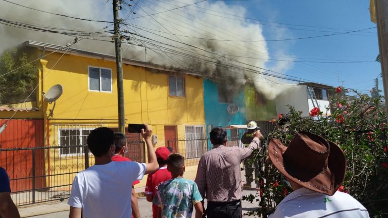 Se originó incendio de una casa en Pasaje Igor Stravinski