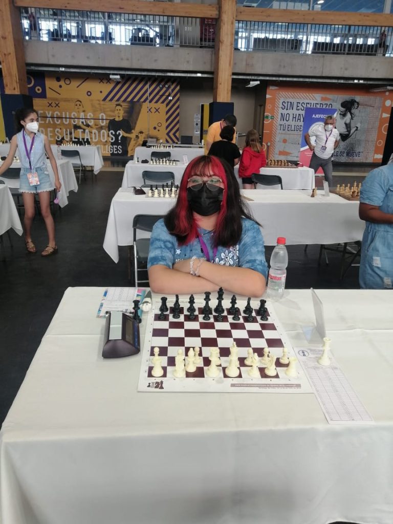 Destacada actuación de ajedrecistas locales en torneo nacional