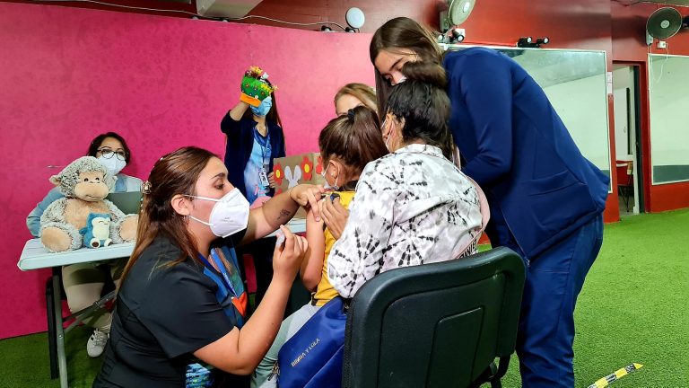 Coquimbo realiza primer Vacunatorio Ajustado para niños, niñas y adolescentes con espectro Autista y/o Discapacidad Intelectual