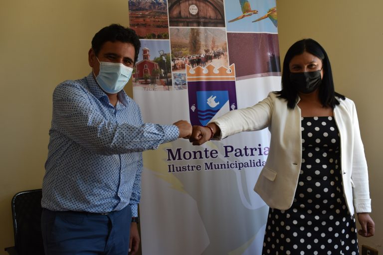 Municipalidades de Río Hurtado y Monte Patria se unen firmando convenio colaborativo en diversas materias