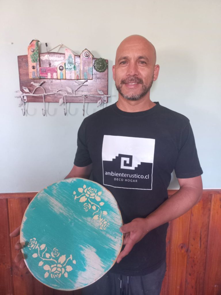 ¡Orgullo! Ovallino  conquista al jurado de Impulso Chileno con muebles personalizados en madera
