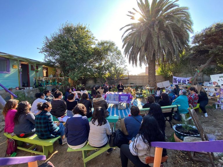 Mujeres se reúnen para abordar la crisis hídrica y la vida rural en la Región