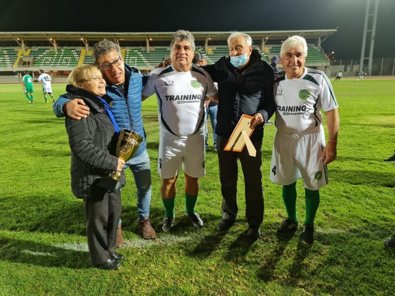Merecido homenaje a Sergio Recabarren ex entrenador de Deportes Ovalle