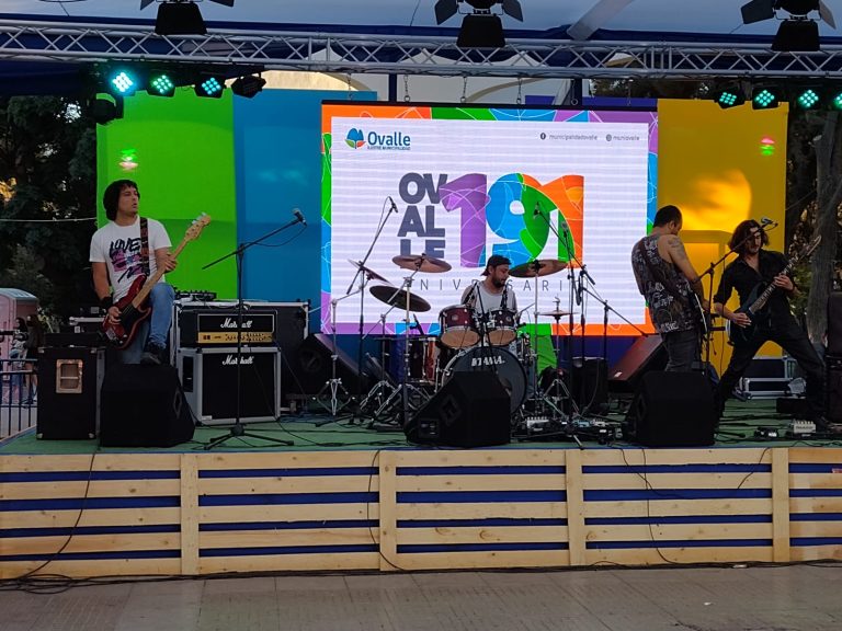 En la tarde de ayer se llevó a cabo la expo de la cerveza en la Plaza de Armas de Ovalle