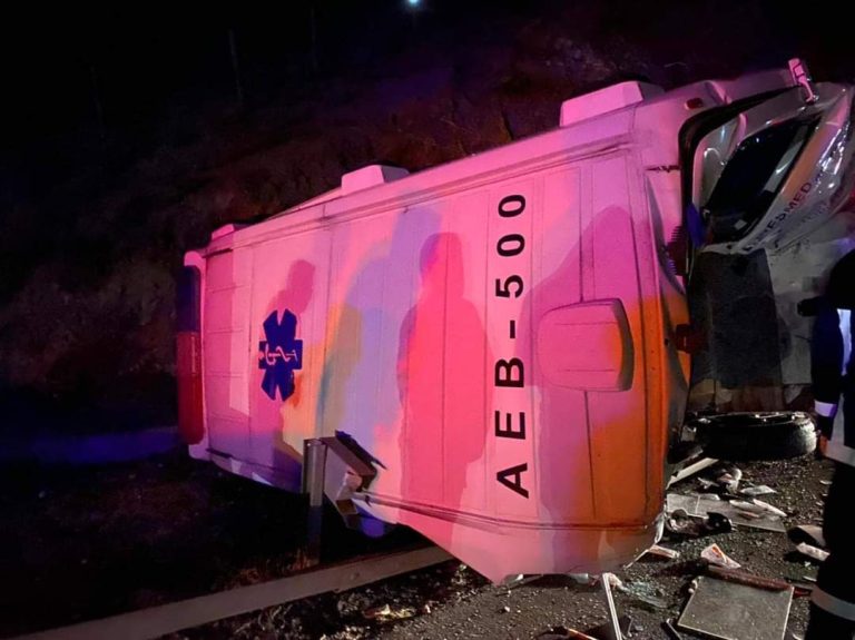 Terrible volcamiento de ambulancia la noche de ayer en sector Puente Limarí